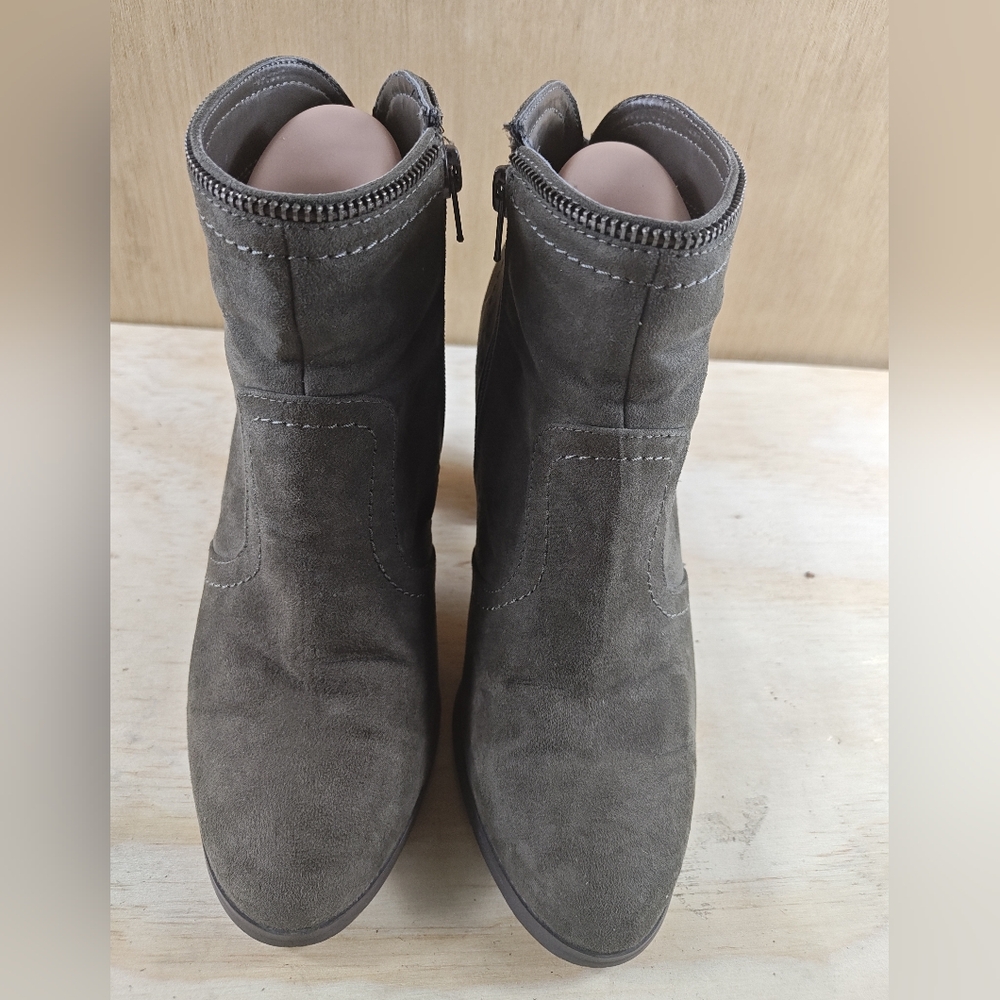 CROMA Vintage  Green Suede Leather Ankle Boots Women's Size 8M